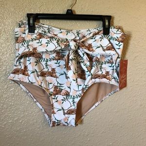 NWT Kortni Jeane tie front bottoms